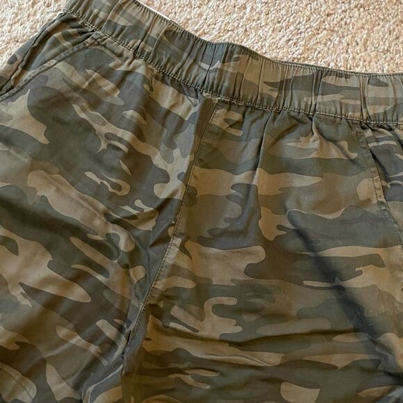 NWT Social Standard Boardwalk Camo Shorts - Picture 3 of 6